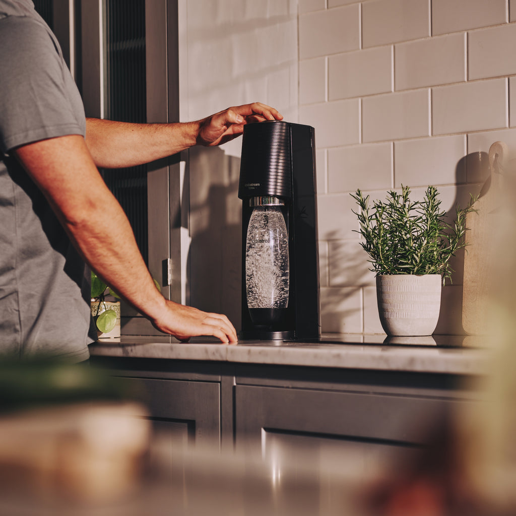 Saturator SodaStream Terra czarny do wody + 3 butelki + nabój z gazem CO2