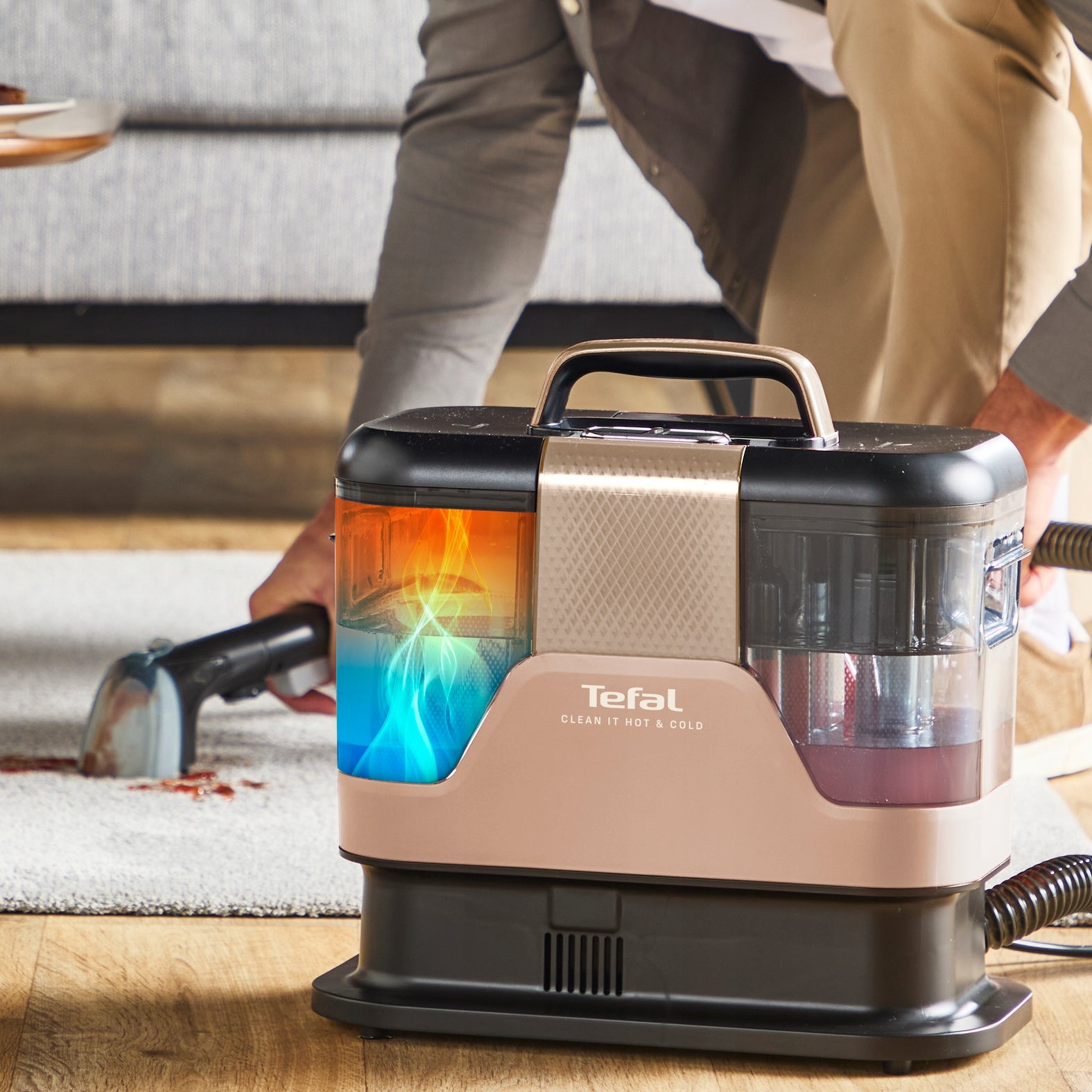 Odkurzacz piorący do tapicerki dywanów Tefal Clean It Hot&Cold IZ7021 1150W