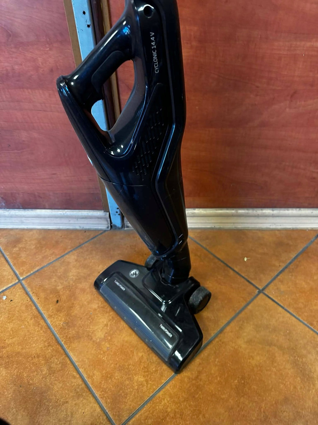Odkurzacz pionowy Beko VRT61821VD niebieski